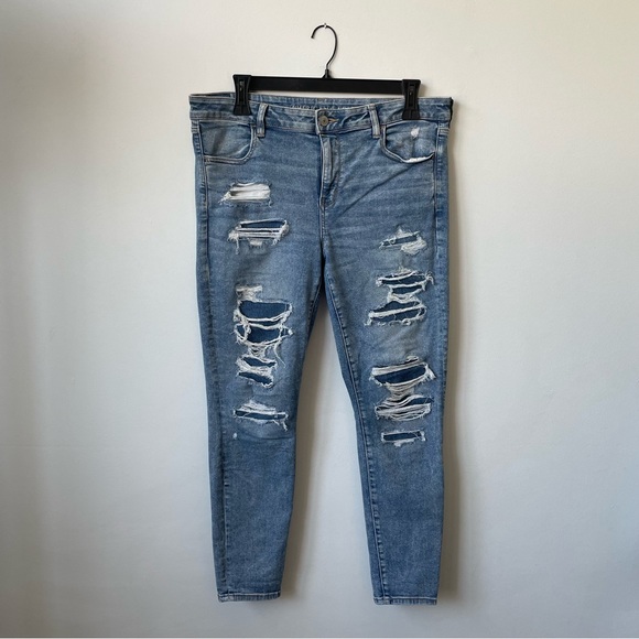 American Eagle Distressed Jegging - Picture 2 of 7